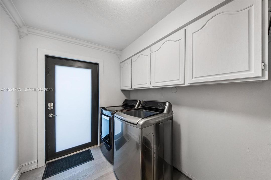 For Sale: $1,350,000 (4 beds, 4 baths, 3192 Square Feet)