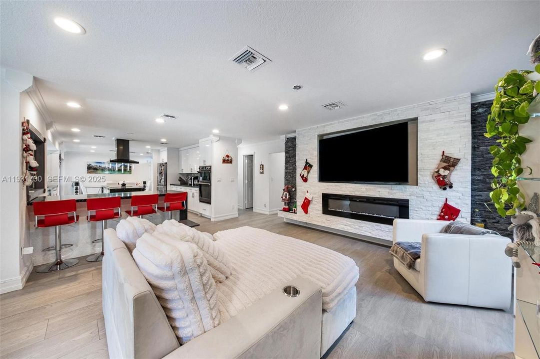 For Sale: $1,350,000 (4 beds, 4 baths, 3192 Square Feet)