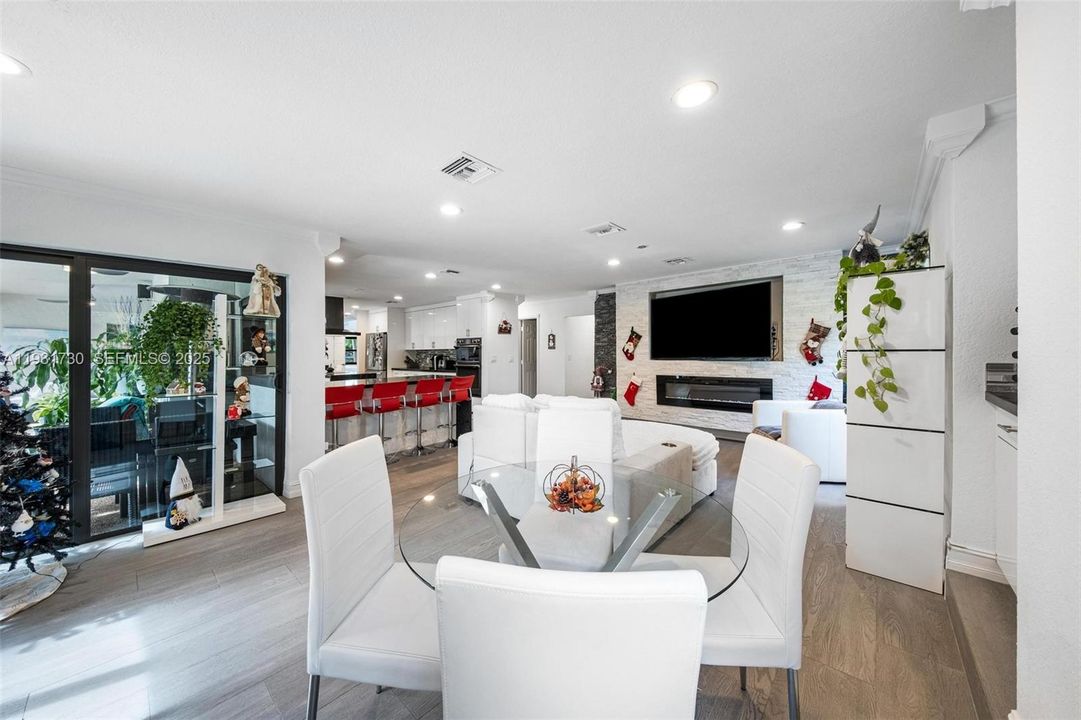 For Sale: $1,350,000 (4 beds, 4 baths, 3192 Square Feet)