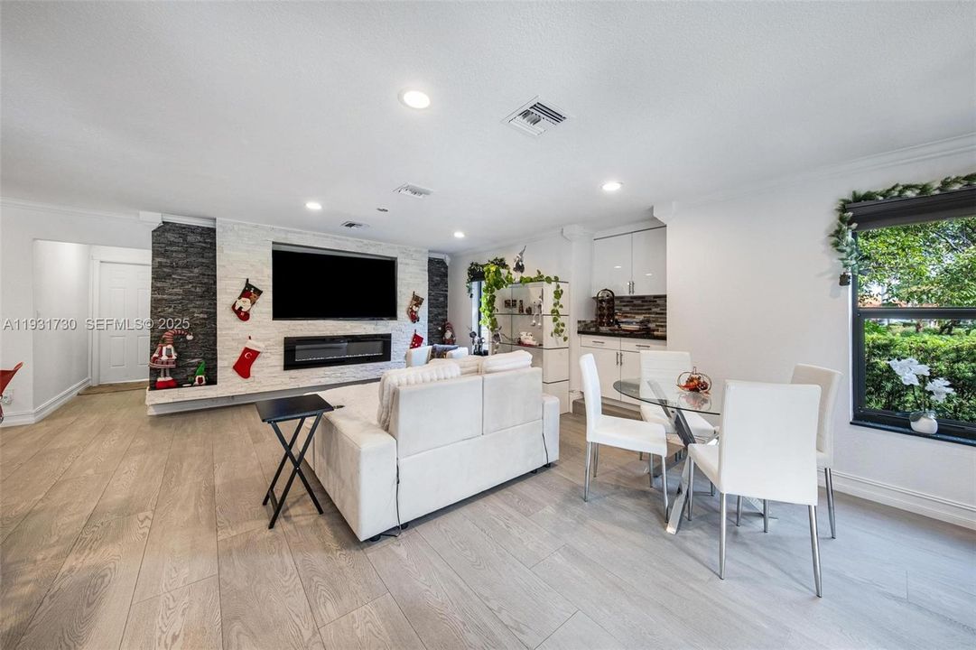 For Sale: $1,350,000 (4 beds, 4 baths, 3192 Square Feet)