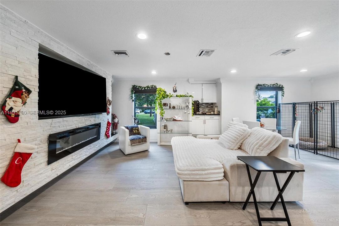 For Sale: $1,350,000 (4 beds, 4 baths, 3192 Square Feet)