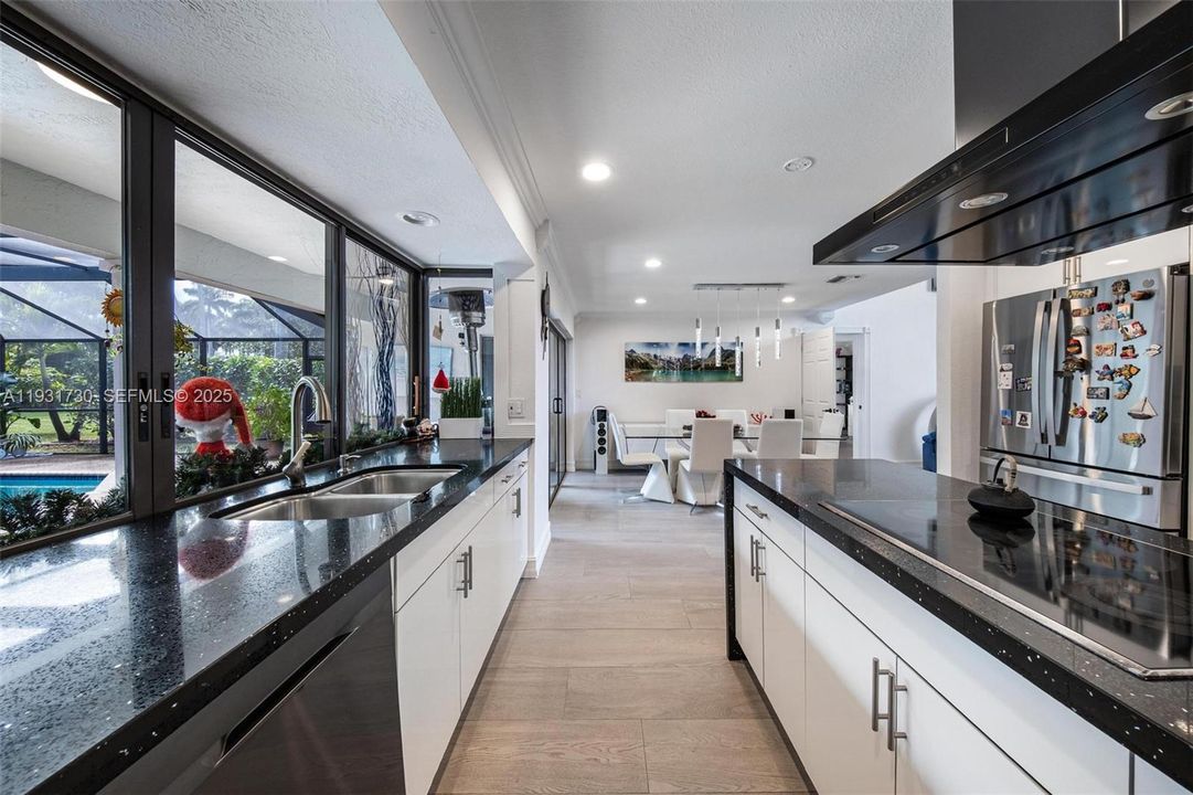 For Sale: $1,350,000 (4 beds, 4 baths, 3192 Square Feet)