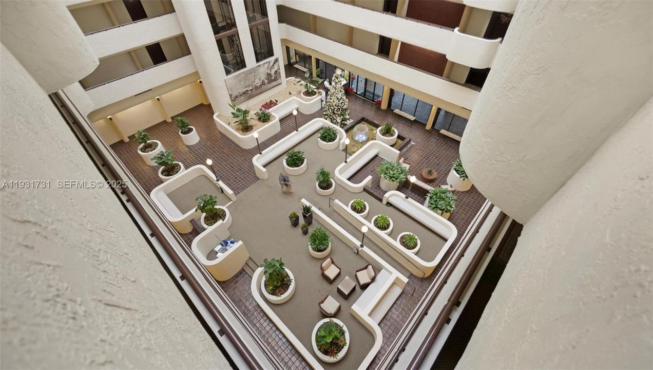 For Sale: $599,000 (2 beds, 2 baths, 1129 Square Feet)