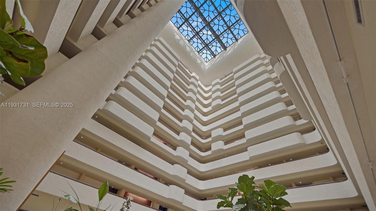 For Sale: $599,000 (2 beds, 2 baths, 1129 Square Feet)