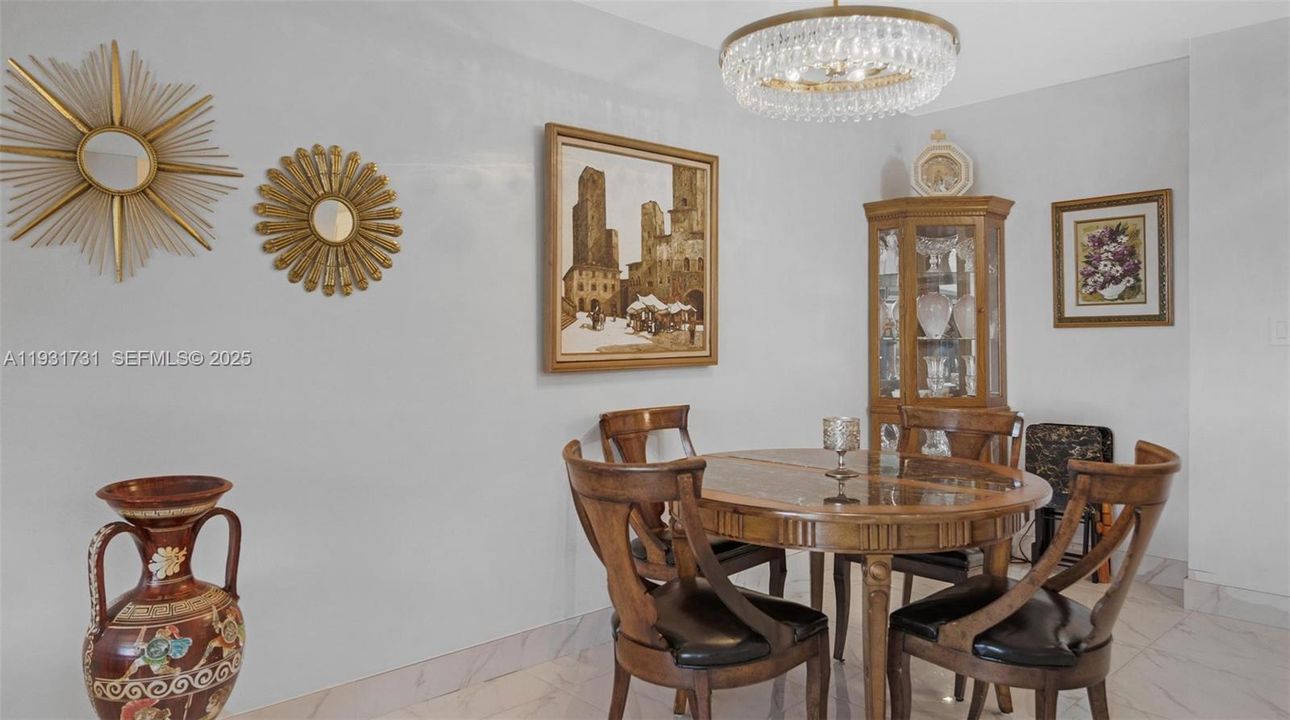 For Sale: $599,000 (2 beds, 2 baths, 1129 Square Feet)