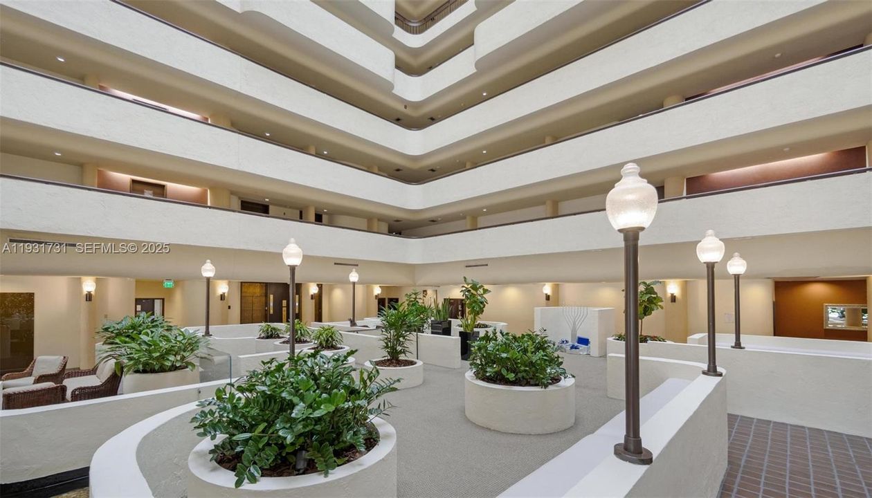 For Sale: $599,000 (2 beds, 2 baths, 1129 Square Feet)