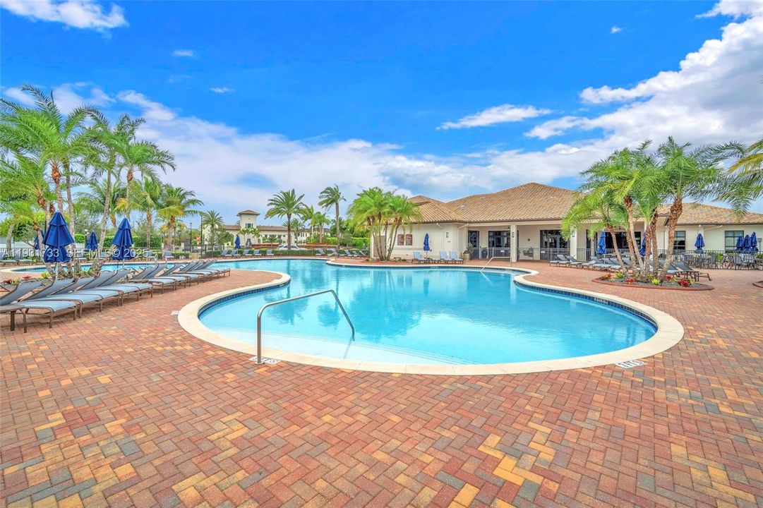 En Renta: $5,500 (5 camas, 3 baños, 2436 Pies cuadrados)