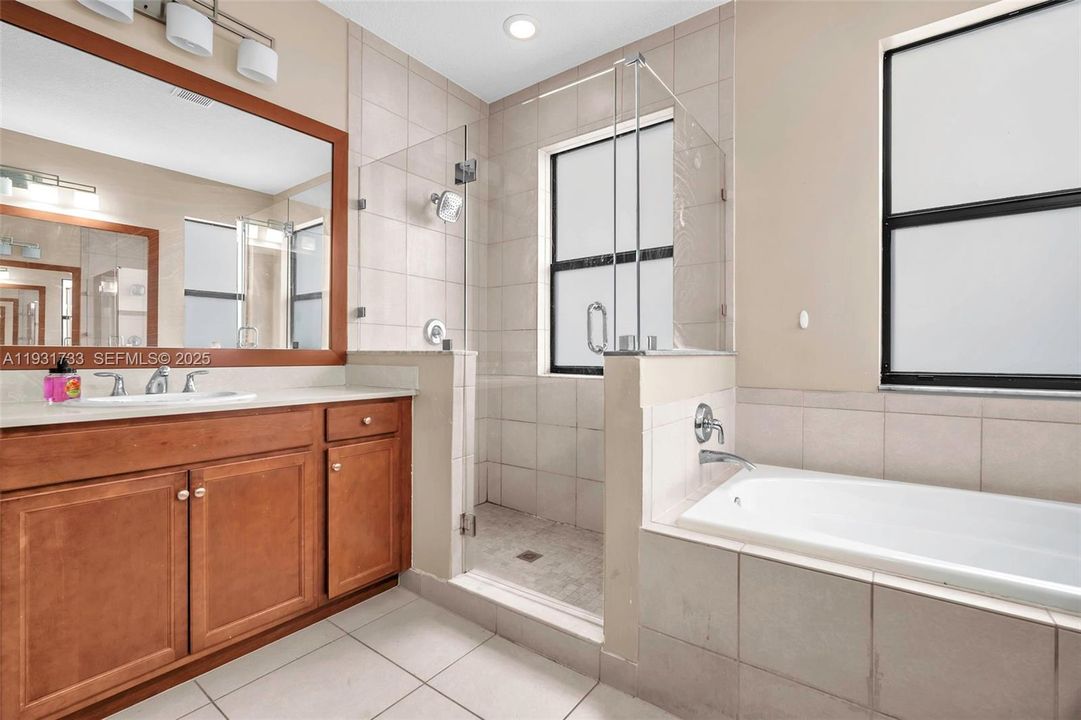 En Renta: $5,500 (5 camas, 3 baños, 2436 Pies cuadrados)