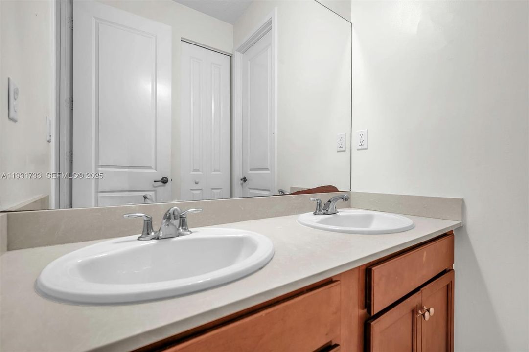 En Renta: $5,500 (5 camas, 3 baños, 2436 Pies cuadrados)