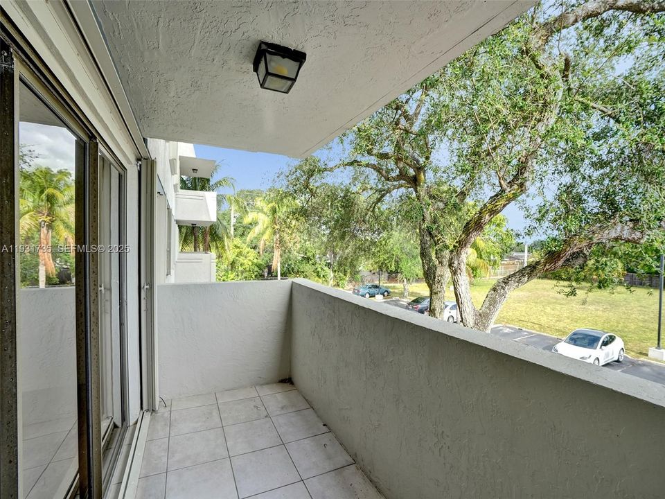 待售: $325,000 (3 贝兹, 3 浴室, 2168 平方英尺)