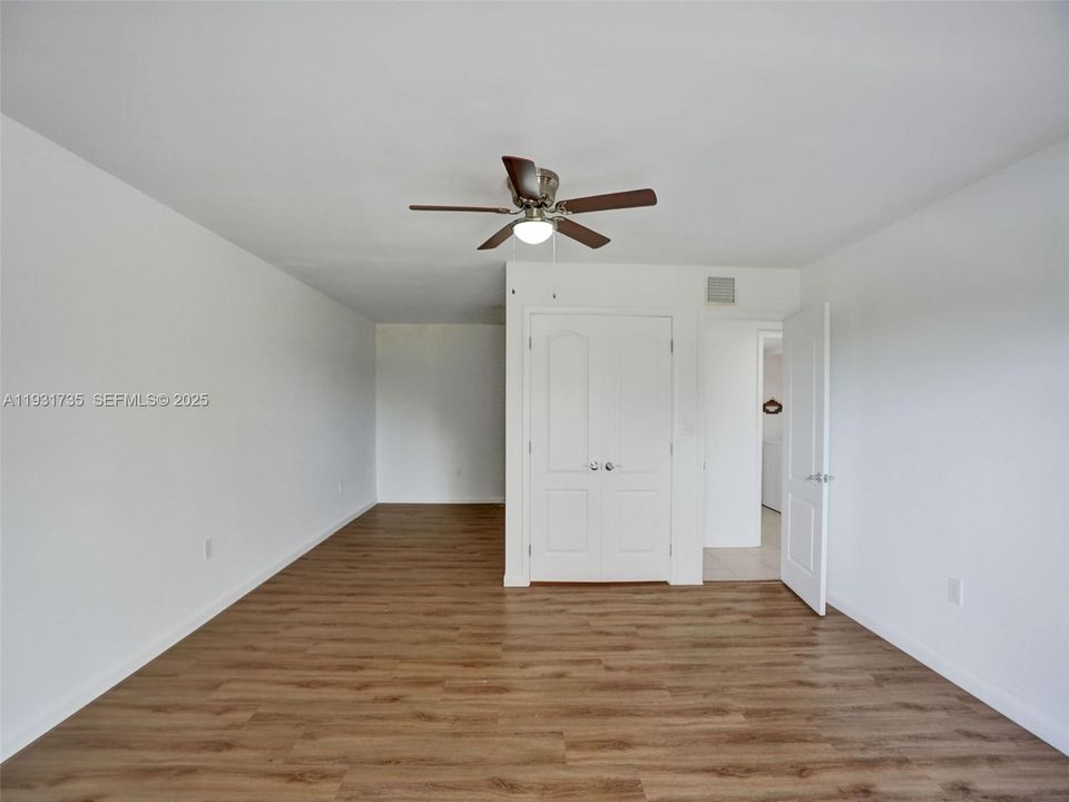 待售: $325,000 (3 贝兹, 3 浴室, 2168 平方英尺)