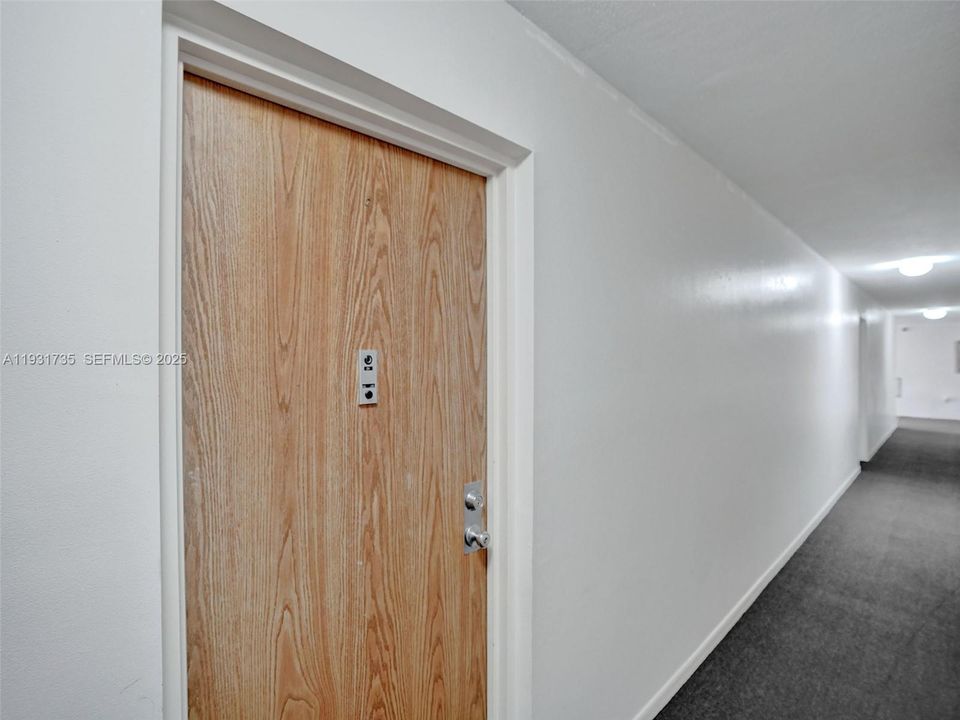 待售: $325,000 (3 贝兹, 3 浴室, 2168 平方英尺)