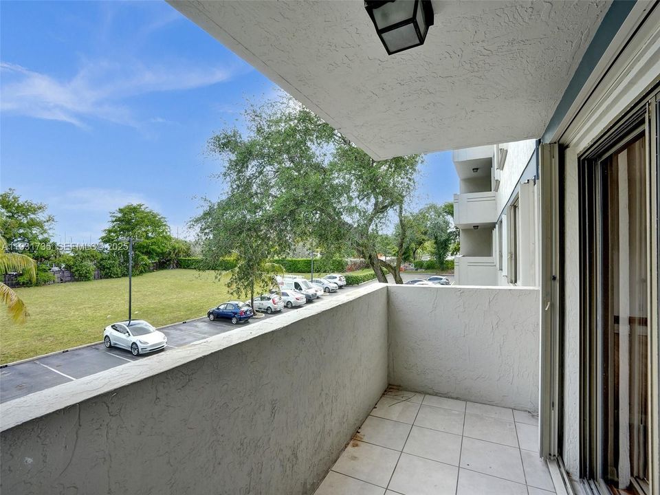 待售: $325,000 (3 贝兹, 3 浴室, 2168 平方英尺)