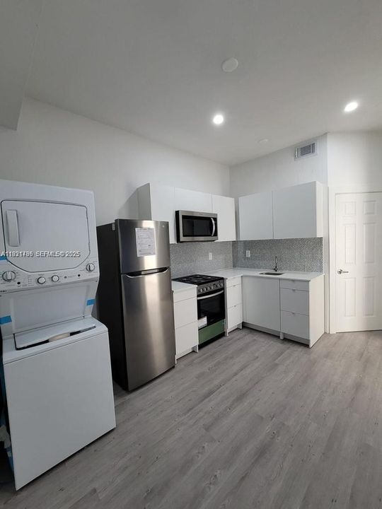 For Rent: $1,850 (2 beds, 1 baths, 5271 Square Feet)