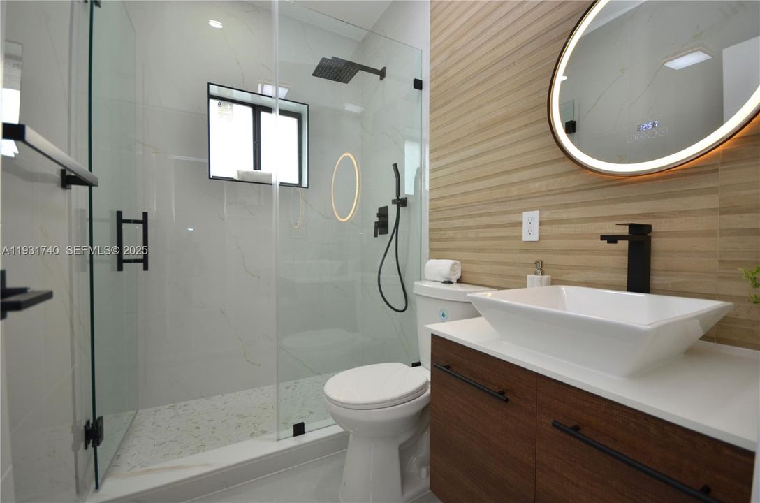 На продажу: $599,900 (3 спален, 2 ванн, 1079 Квадратных фут)