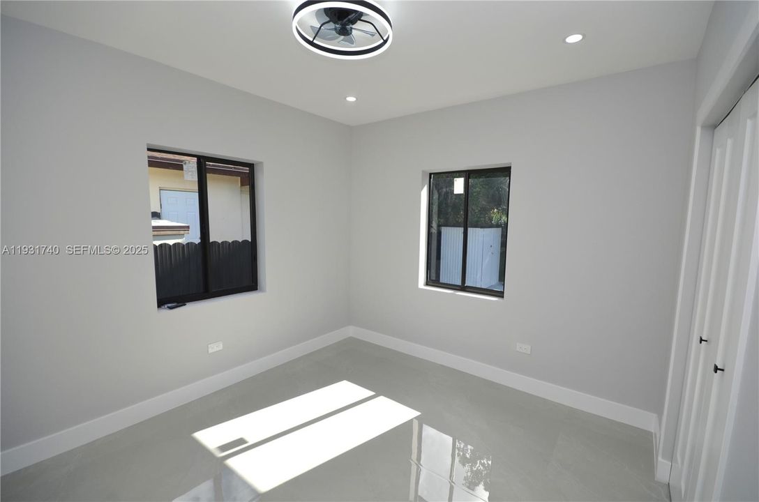 На продажу: $599,900 (3 спален, 2 ванн, 1079 Квадратных фут)