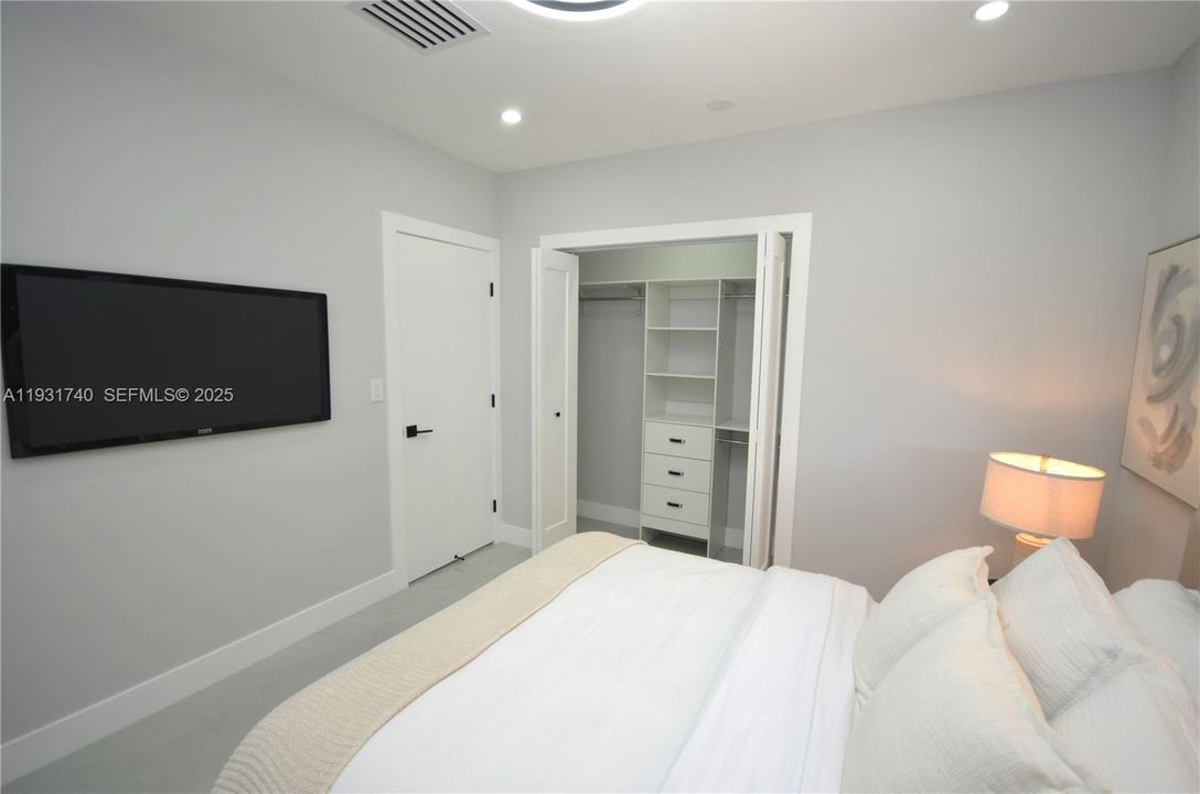 На продажу: $599,900 (3 спален, 2 ванн, 1079 Квадратных фут)