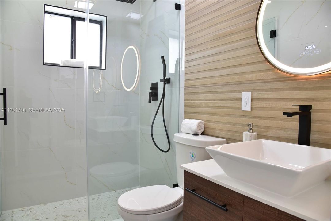 На продажу: $599,900 (3 спален, 2 ванн, 1079 Квадратных фут)