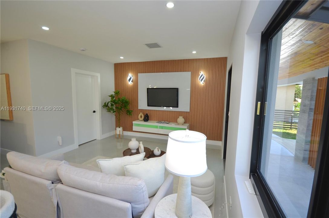 На продажу: $599,900 (3 спален, 2 ванн, 1079 Квадратных фут)