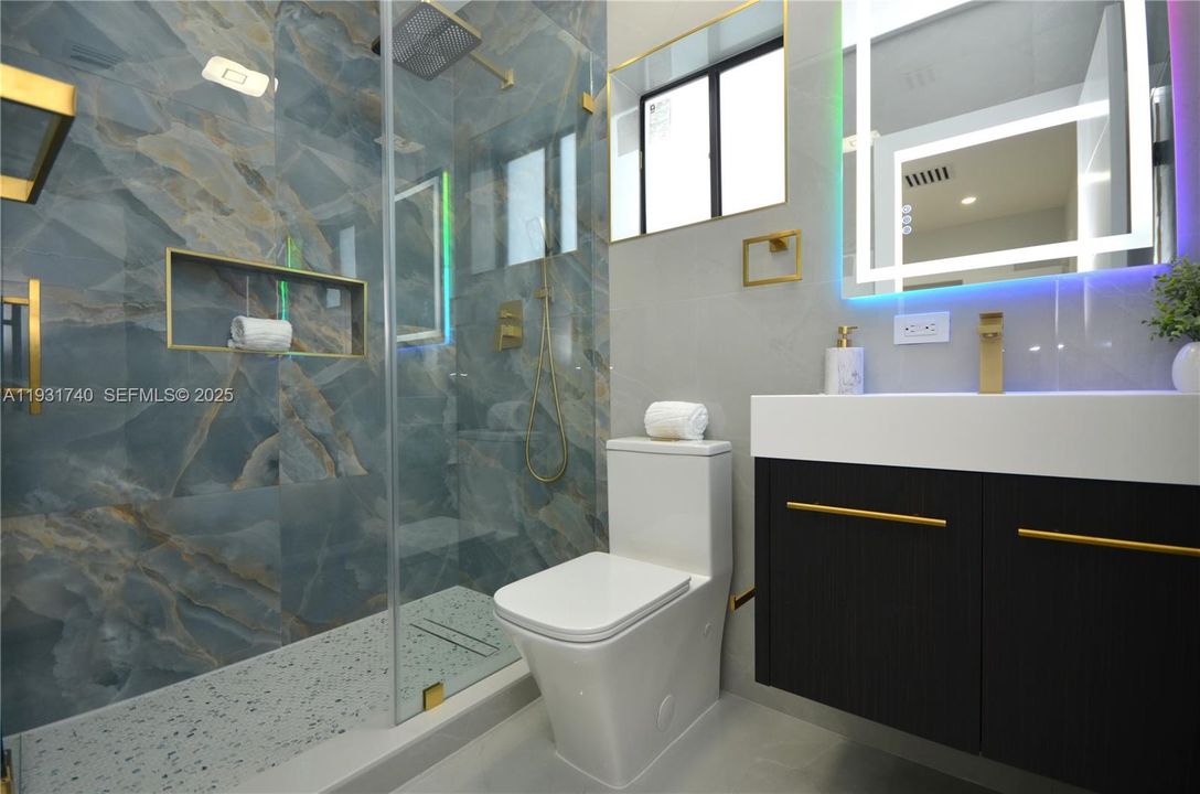 На продажу: $599,900 (3 спален, 2 ванн, 1079 Квадратных фут)