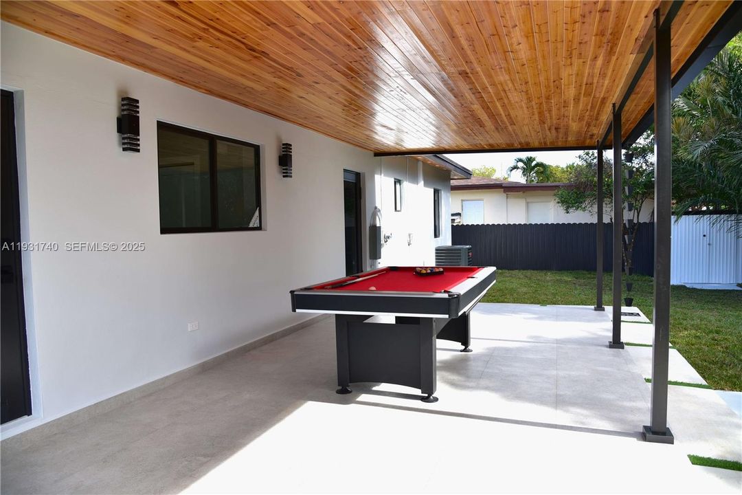 На продажу: $599,900 (3 спален, 2 ванн, 1079 Квадратных фут)