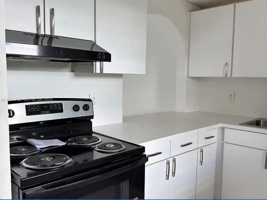 出租: $2,100 (2 贝兹, 1 浴室, 840 平方英尺)