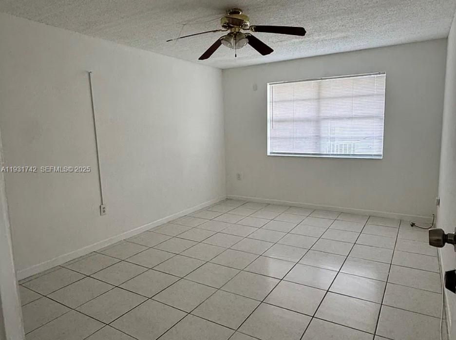 出租: $2,100 (2 贝兹, 1 浴室, 840 平方英尺)