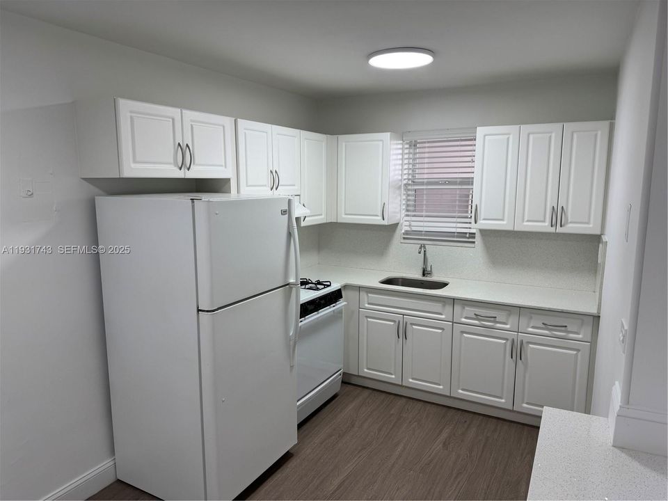 For Rent: $1,750 (1 beds, 1 baths, 675 Square Feet)