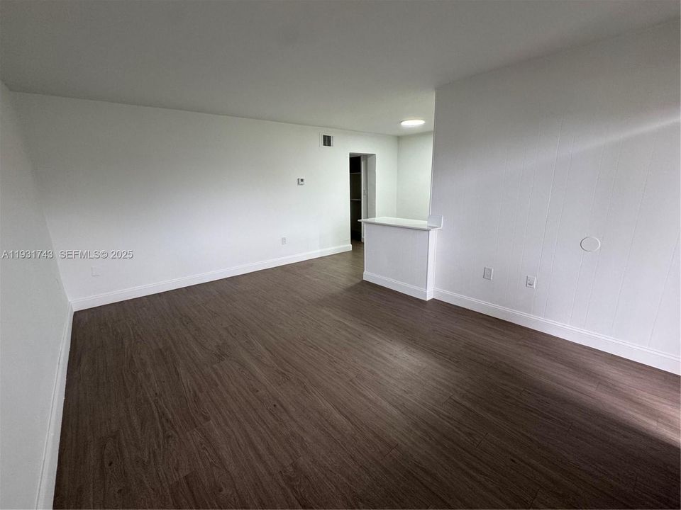 For Rent: $1,750 (1 beds, 1 baths, 675 Square Feet)