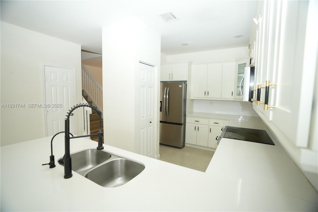 For Rent: $4,200 (4 beds, 3 baths, 2206 Square Feet)