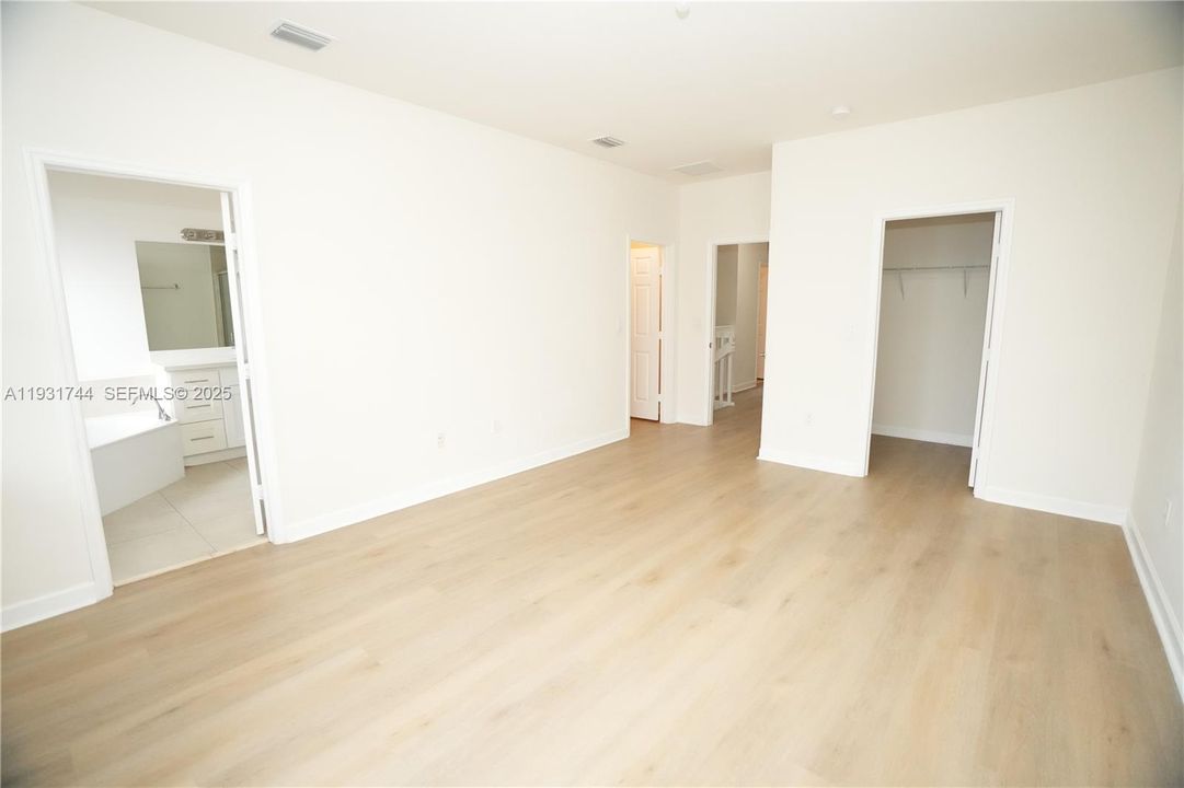 For Rent: $4,200 (4 beds, 3 baths, 2206 Square Feet)