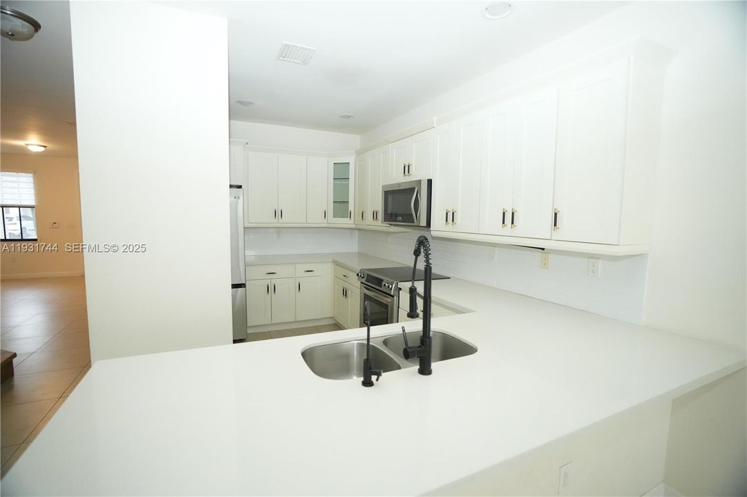 For Rent: $4,200 (4 beds, 3 baths, 2206 Square Feet)