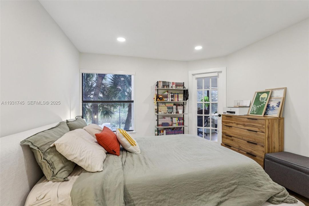 For Rent: $2,100 (1 beds, 1 baths, 805 Square Feet)