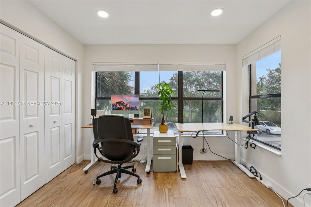 For Rent: $2,100 (1 beds, 1 baths, 805 Square Feet)