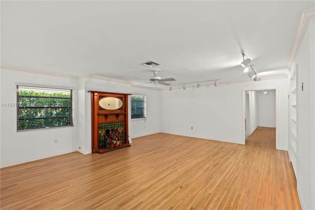 En Renta: $5,998 (4 camas, 3 baños, 2054 Pies cuadrados)