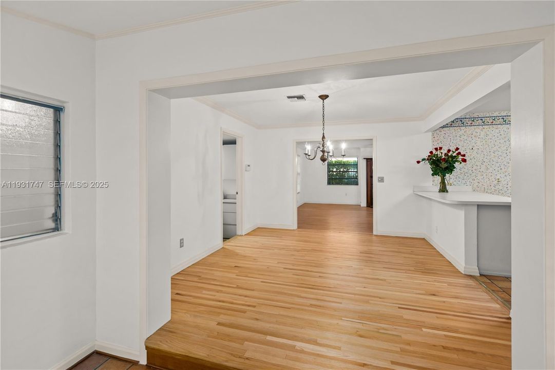 En Renta: $5,998 (4 camas, 3 baños, 2054 Pies cuadrados)