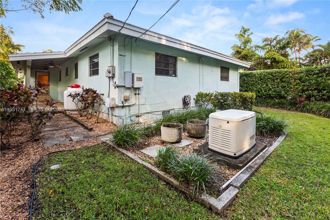 En Renta: $5,998 (4 camas, 3 baños, 2054 Pies cuadrados)