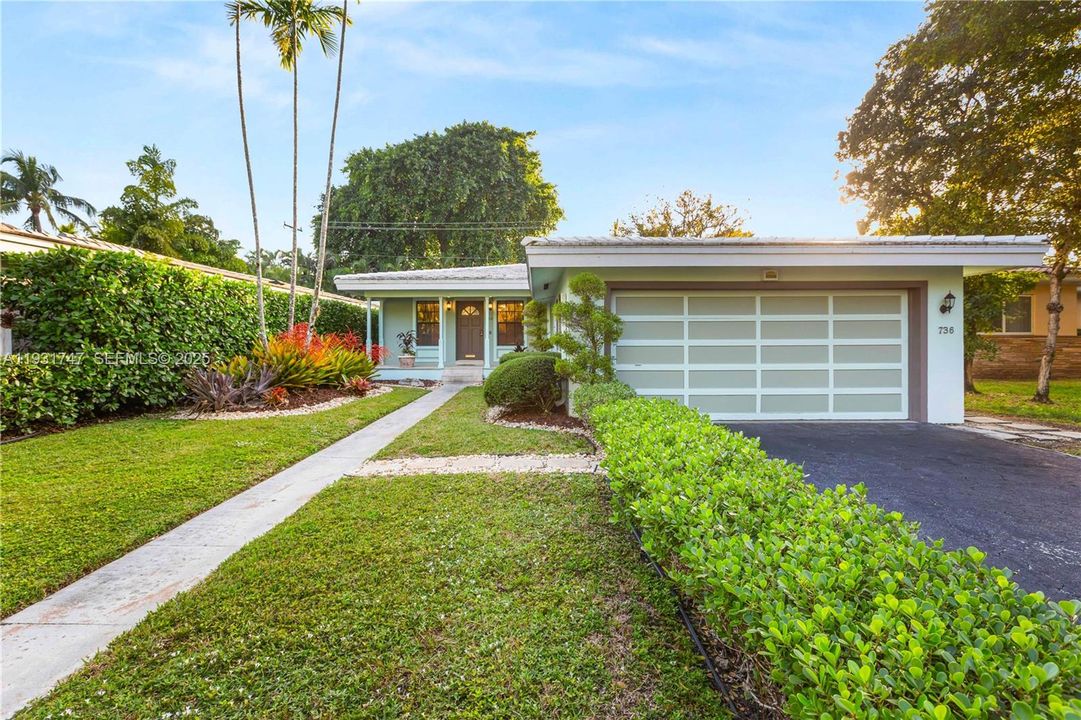 En Renta: $5,998 (4 camas, 3 baños, 2054 Pies cuadrados)