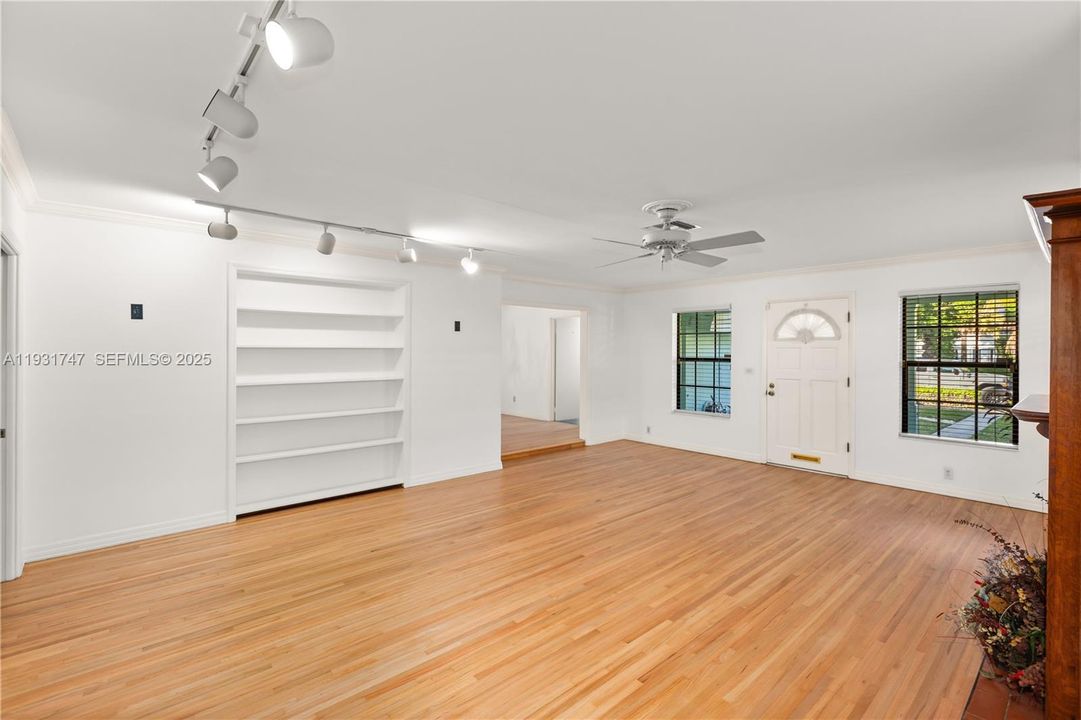 En Renta: $5,998 (4 camas, 3 baños, 2054 Pies cuadrados)