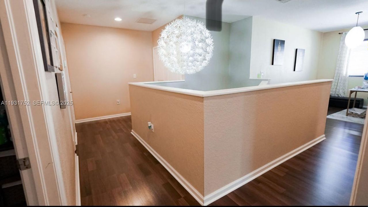 На продажу: $650,000 (5 спален, 3 ванн, 2835 Квадратных фут)