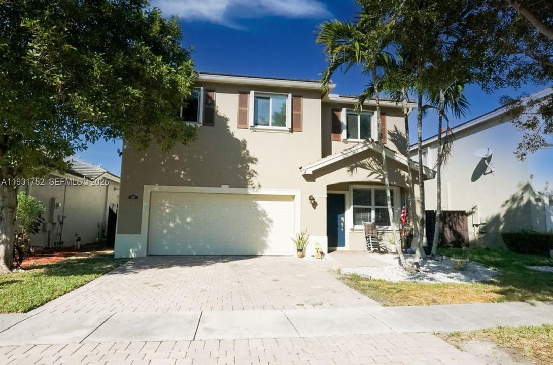 На продажу: $650,000 (5 спален, 3 ванн, 2835 Квадратных фут)