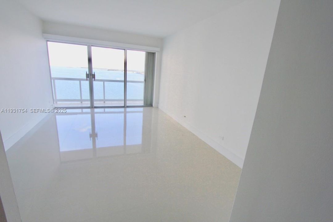 出租: $6,350 (3 贝兹, 3 浴室, 1703 平方英尺)