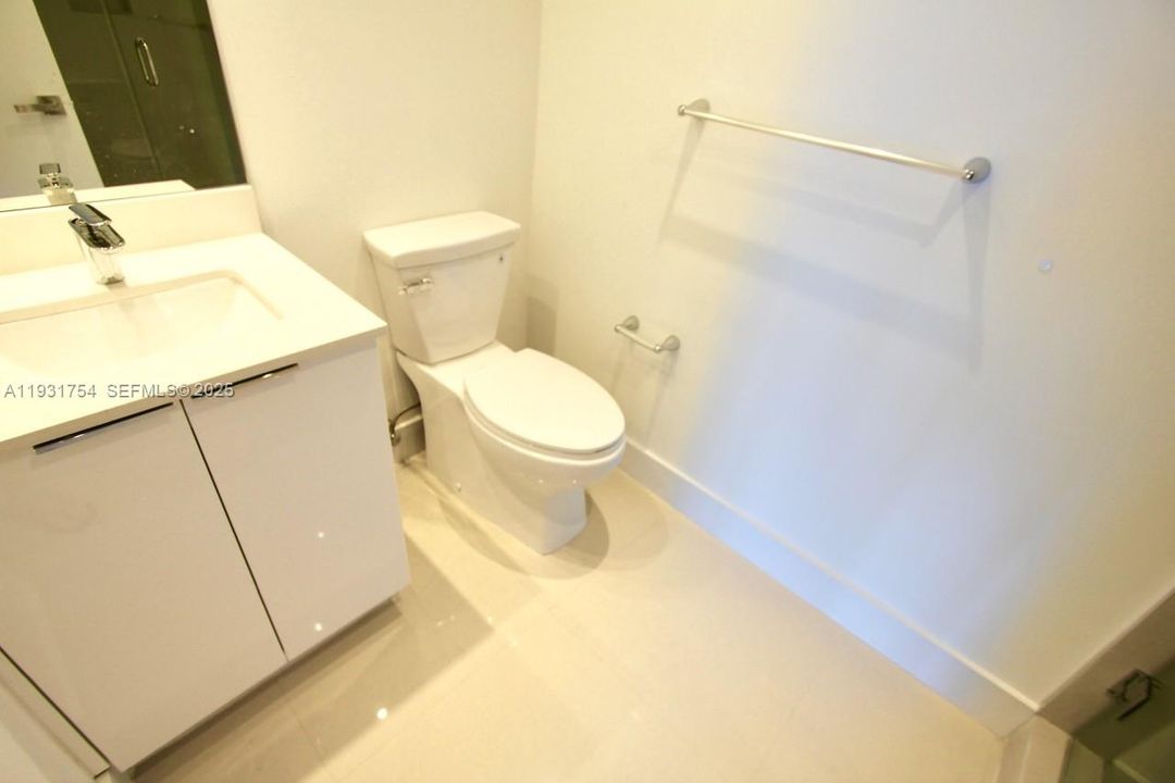 出租: $6,350 (3 贝兹, 3 浴室, 1703 平方英尺)