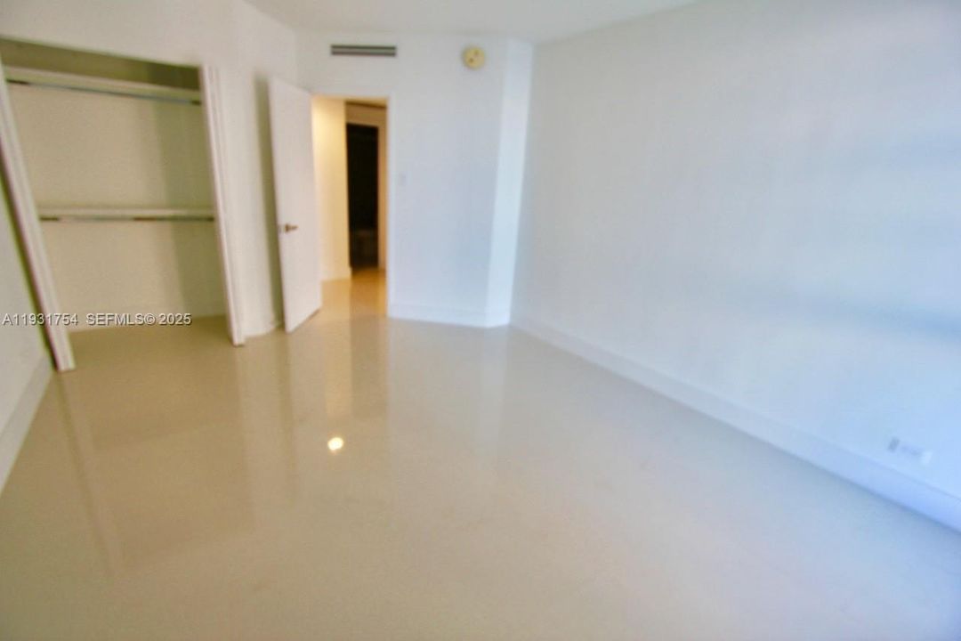 出租: $6,350 (3 贝兹, 3 浴室, 1703 平方英尺)