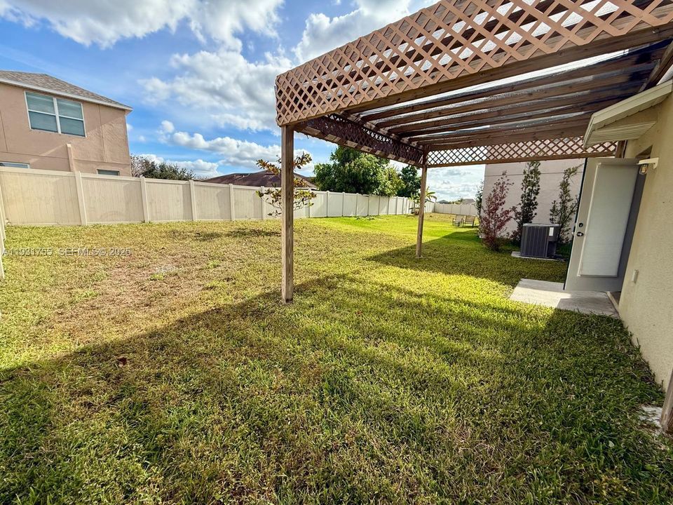 En Venta: $370,000 (5 camas, 2 baños, 2254 Pies cuadrados)