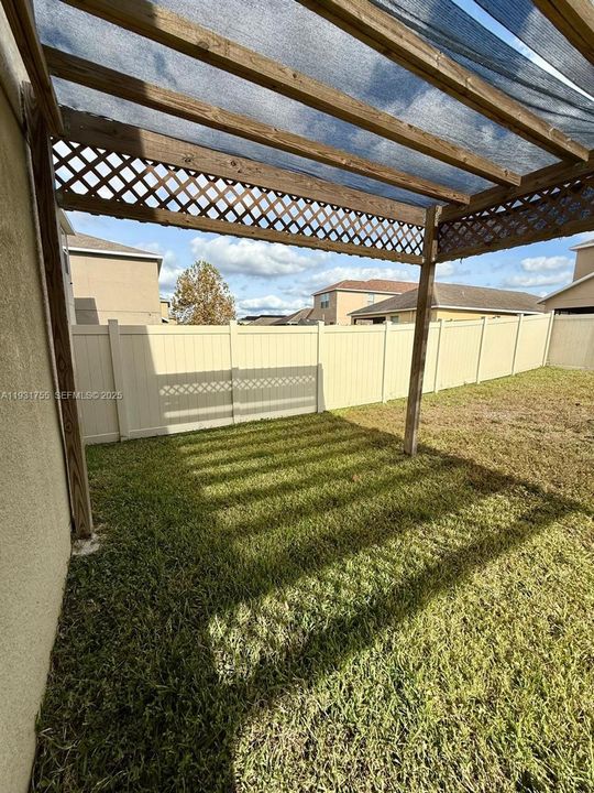 En Venta: $370,000 (5 camas, 2 baños, 2254 Pies cuadrados)