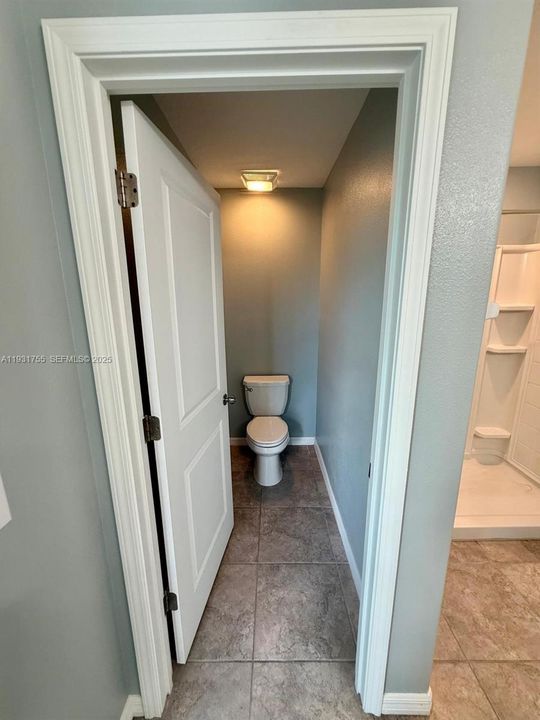 En Venta: $370,000 (5 camas, 2 baños, 2254 Pies cuadrados)