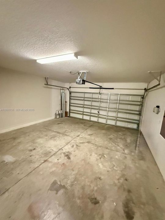 En Venta: $370,000 (5 camas, 2 baños, 2254 Pies cuadrados)