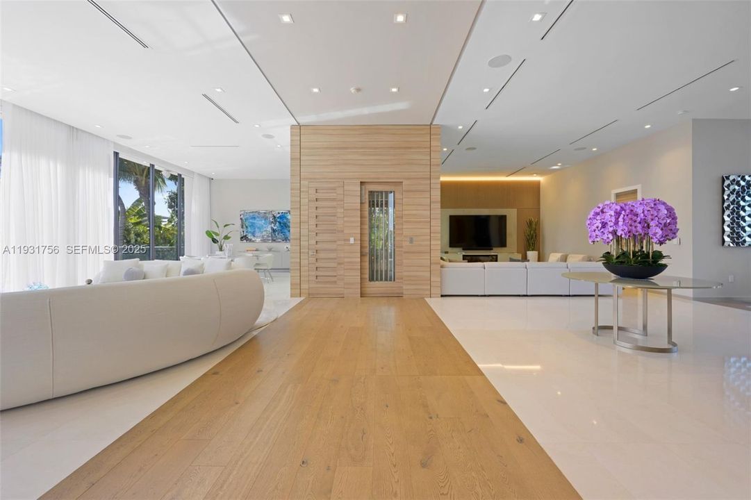 For Rent: $60,000 (5 beds, 5 baths, 5492 Square Feet)