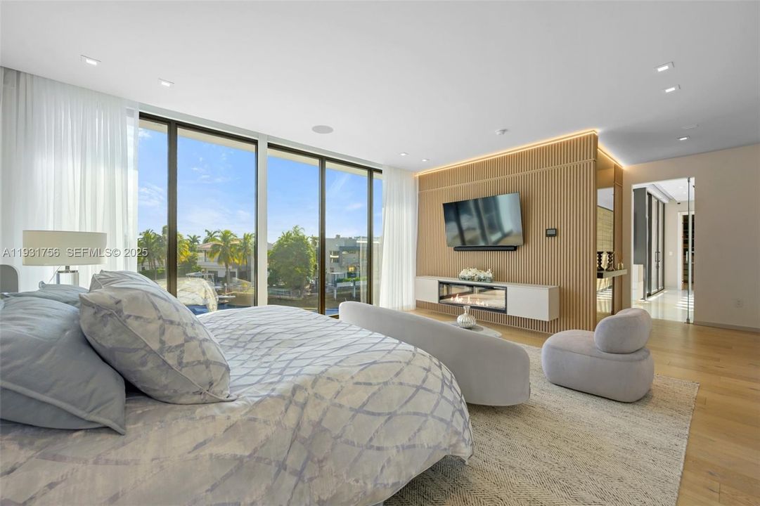 For Rent: $60,000 (5 beds, 5 baths, 5492 Square Feet)